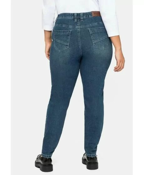 Figūrą apglundantys Sheego džinsai