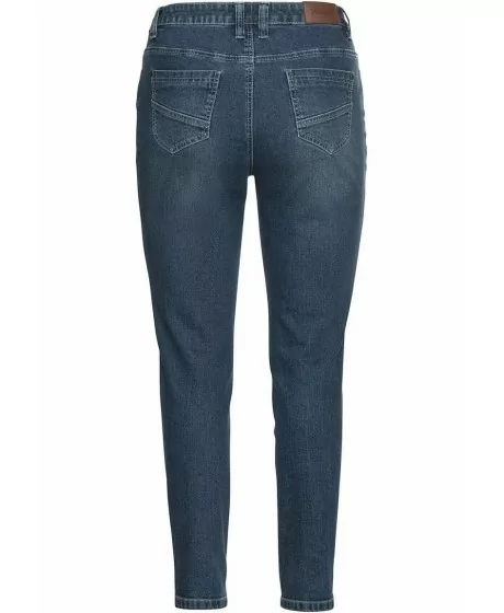 Figūrą apglundantys Sheego džinsai