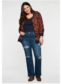 Stilingi Sheego džinsai su plėšymo efektais