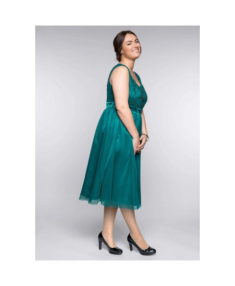 Romantiška Sheego suknelė plačiomis petnešomis