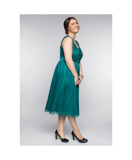 Romantiška Sheego suknelė plačiomis petnešomis