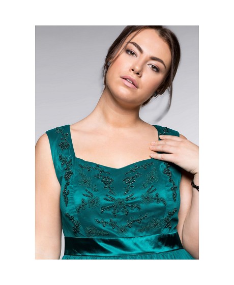 Romantiška Sheego suknelė plačiomis petnešomis