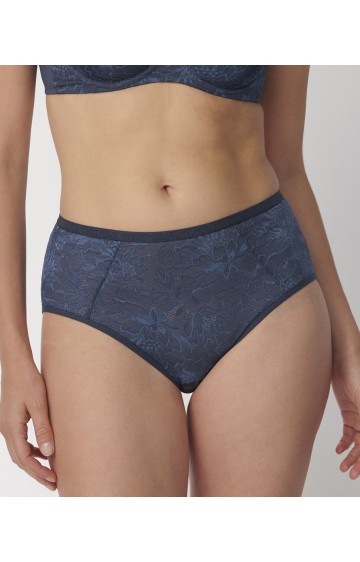 Triumph Amourette Charm Maxi 01