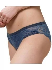 Triumph Amourette Charm Brazilian 01