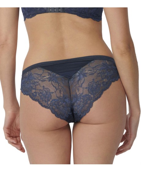 Triumph Amourette Charm Brazilian 01