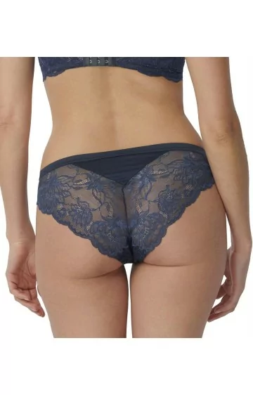 Triumph Amourette Charm Brazilian 01