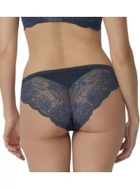 Triumph Amourette Charm Brazilian 01