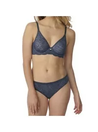 Triumph Amourette Charm Brazilian 01