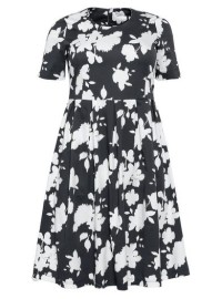 Sheego medvilnės suknelė su kūną formuojančiu apatiniu A Sheego - 6