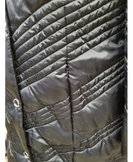 Dygsniuota MONA striukė su gobtuvu