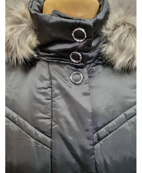 Dygsniuota MONA striukė su gobtuvu