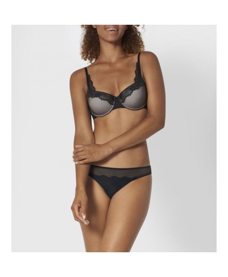 Triumph Lace Spotlight WHP