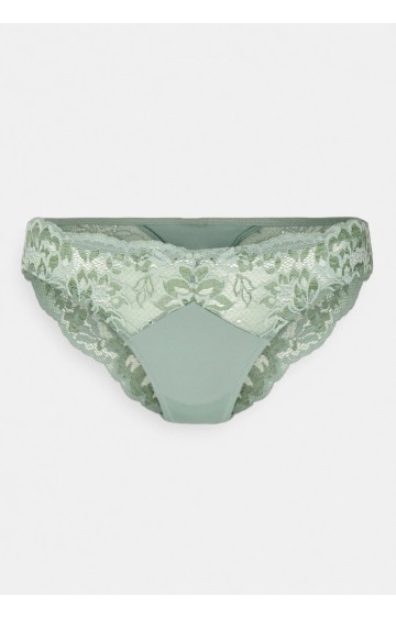 Triumph Amourette Charm Pure Brazilian