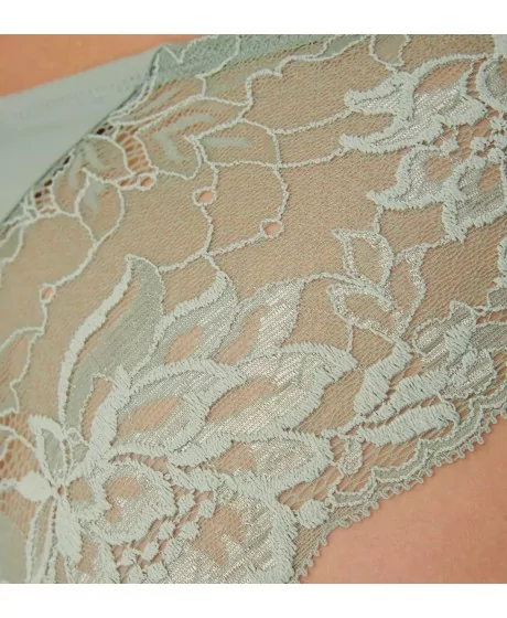 Triumph Amourette Charm Pure Brazilian