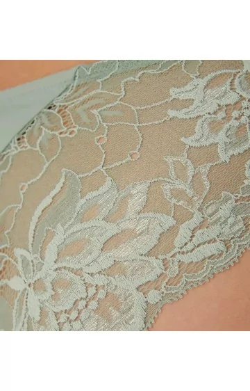 Triumph Amourette Charm Pure Brazilian