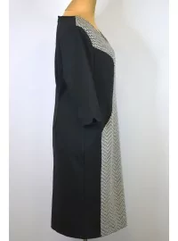 Sheego trikotažo suknelė su grafinio rašto intarpu priekyje