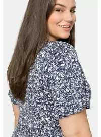 Sheego trikotažo suknelė sparnelių tipo rankovėmis Sheego trikotažo suknelė sparnelių tipo rankovėmis