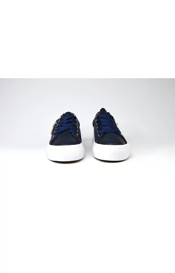 Eko-odos Joe Browns laisvalaikio bateliai