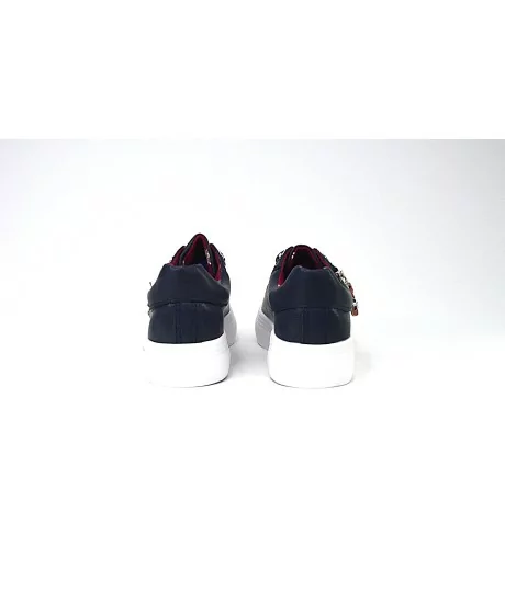 Eko-odos Joe Browns laisvalaikio bateliai