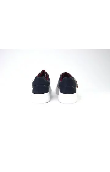 Eko-odos Joe Browns laisvalaikio bateliai