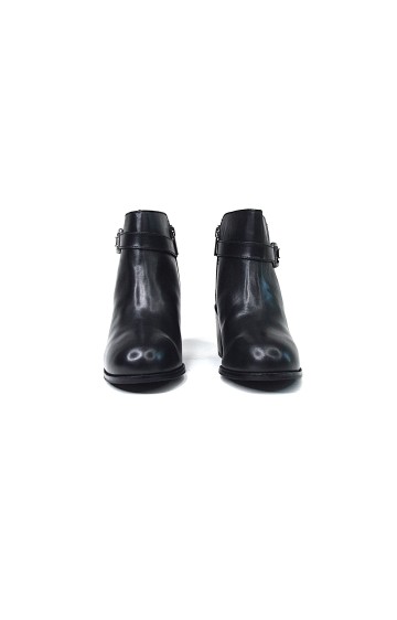 Natūralios odos Sheego pusbačiai