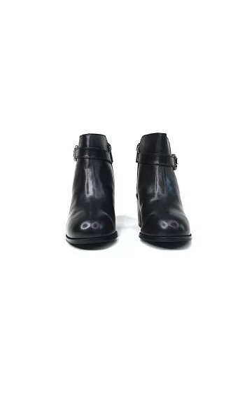 Natūralios odos Sheego pusbačiai