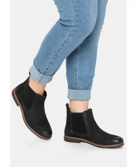 Natūralios verstos odos Sheego pusbačiai