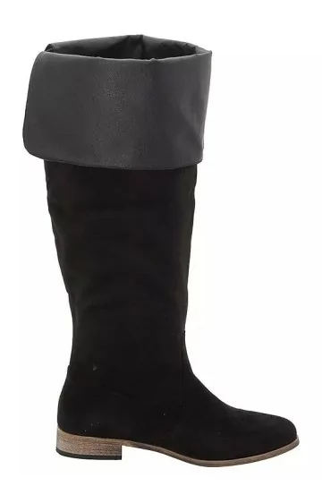 Zomšiniai Sheego batai plačiai blauzdai