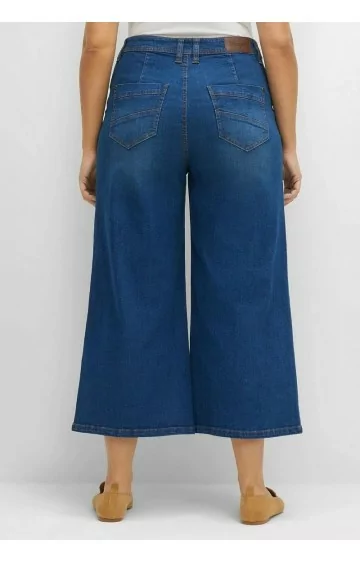 Platūs Sheego džinsai 7/8 ilgio Platūs Sheego džinsai 7/8 ilgio