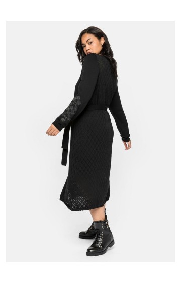 Raštuoto mezgimo Sheego suknelė