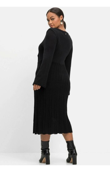 Megzta Sheego suknelė gilia V formos iškirpte