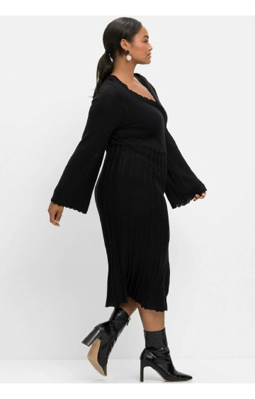 Megzta Sheego suknelė gilia V formos iškirpte