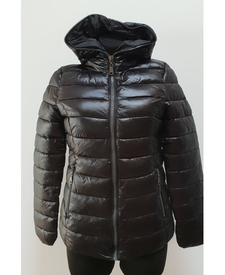 Trumpa dygsniuota striukė ARTIKA