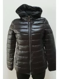 Trumpa dygsniuota striukė ARTIKA