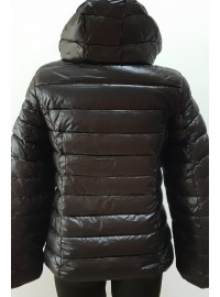 Trumpa dygsniuota striukė ARTIKA