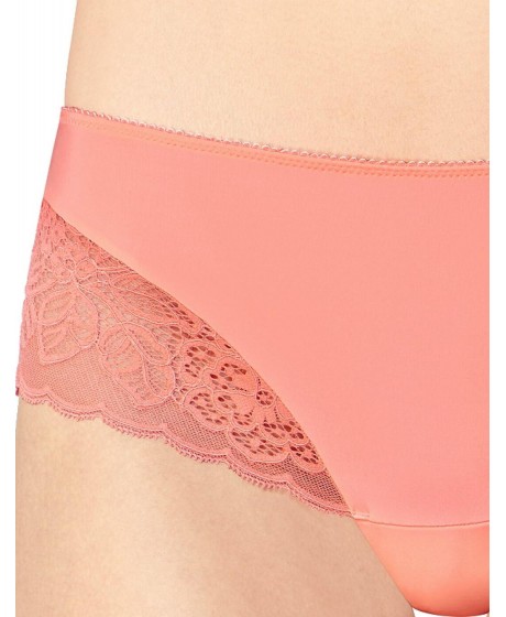 TRIUMPH Amourette Spotlight