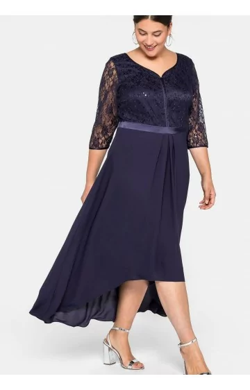 Moteriška ir elegantiška Sheego suknelė