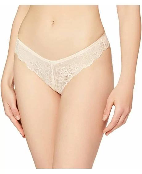 TRIUMPH TEMPTING LACE BRAZILIAN STRING