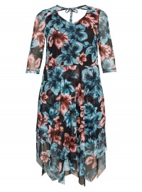 Romantiška Sheego suknelė