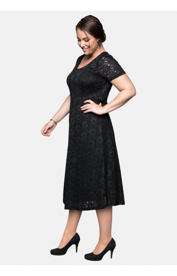 Sheego nėrinių suknelė su figūrą formuojančiu apatiniu