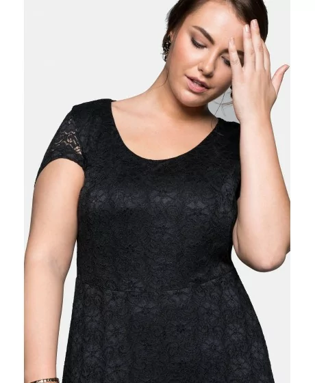 Sheego nėrinių suknelė su figūrą formuojančiu apatiniu