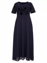 Ilga Sheego suknelė