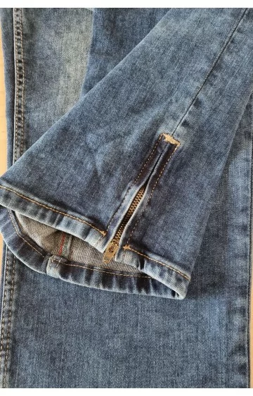 H.I.S. džinsai su siuvinėta kišenes ir aukštesniu liemeniu
