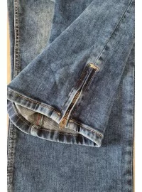 H.I.S. džinsai su siuvinėta kišenes ir aukštesniu liemeniu