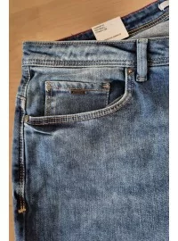 H.I.S. džinsai su siuvinėta kišenes ir aukštesniu liemeniu