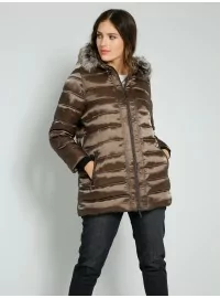 Dygsniuota Janet & Joyce striukė (padidinta) - 1