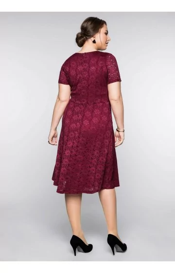 Sheego nėrinių suknelė su figūrą formuojančiu apatiniu