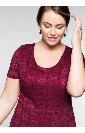 Sheego nėrinių suknelė su figūrą formuojančiu apatiniu